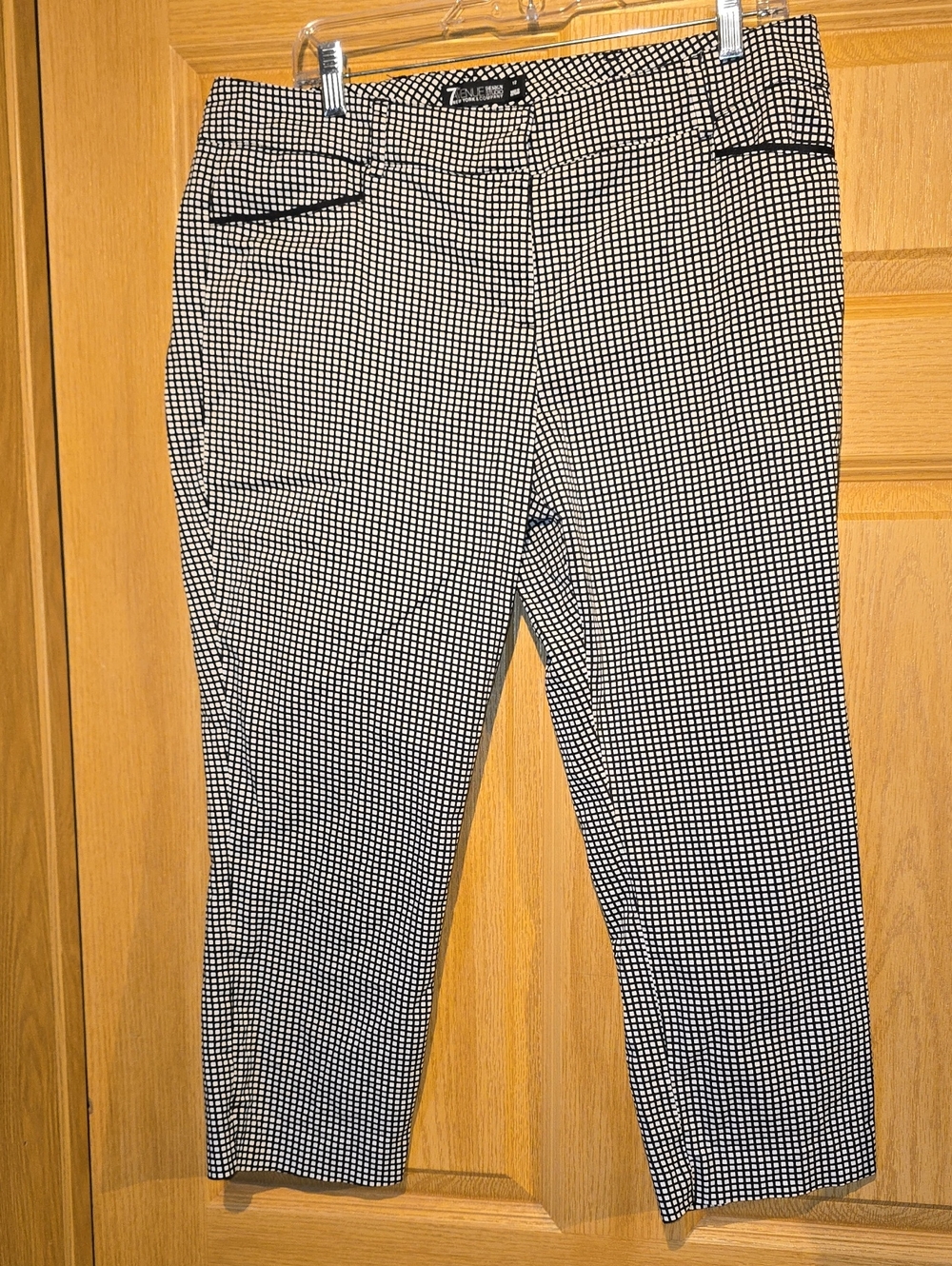 Zunie Black & White Patterned Capris